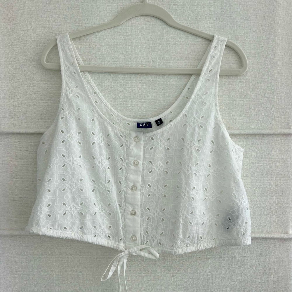 GAP  Cropped Eyelet Tank